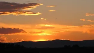 A picture of the sunset and clouds